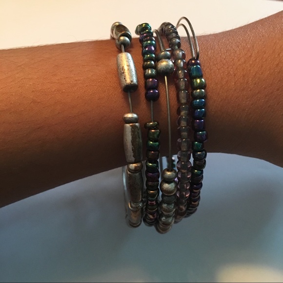 Chic Bangles - Picture 2 of 5